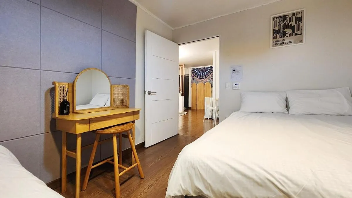 K-6 Hongdae Yeontral Park Apartment Seoul South Korea